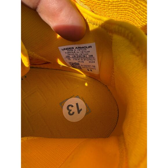 Under Armour Spotlight 4 MC Football Cleat Yellow Black Men’s SZ 13 3027977-700 main image 5